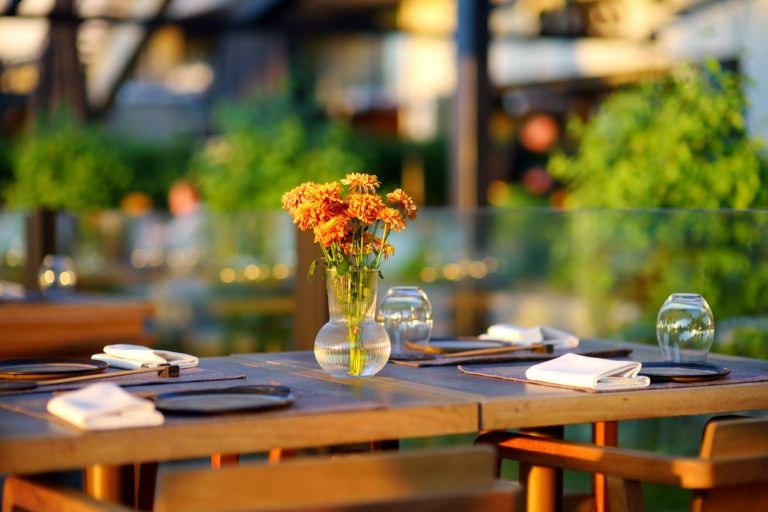 LowBudget Outdoor Restaurant Design Tips