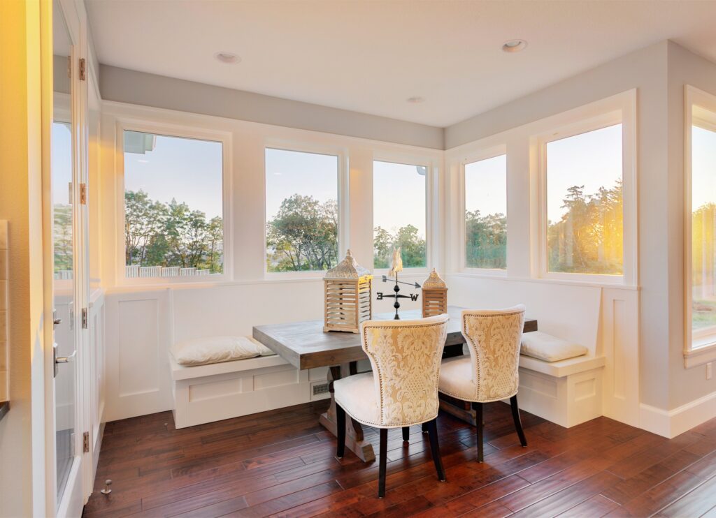 A breakfast nook with built-in bench.